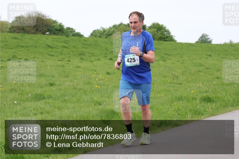 04.05.2025 - 8. Wedeler Halbmarathon Lena Gebhardt http://msf.ph/oto/7836803 04.05.2025 11:31:54 Laufen 425 meine-sportfotos.de