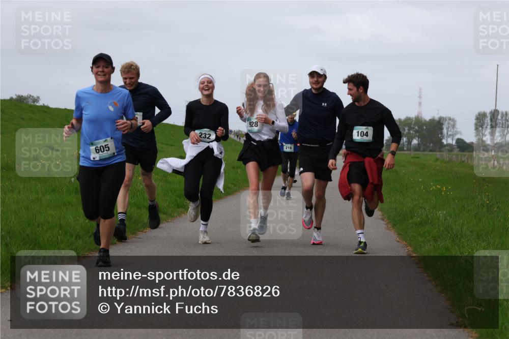 04.05.2025 - 8. Wedeler Halbmarathon Yannick Fuchs http://msf.ph/oto/7836826 04.05.2025 11:45:47 Laufen 232, 605, 928, 216, 104 meine-sportfotos.de