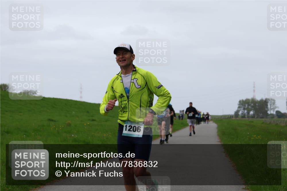 04.05.2025 - 8. Wedeler Halbmarathon Yannick Fuchs http://msf.ph/oto/7836832 04.05.2025 11:24:12 Laufen 1206 meine-sportfotos.de