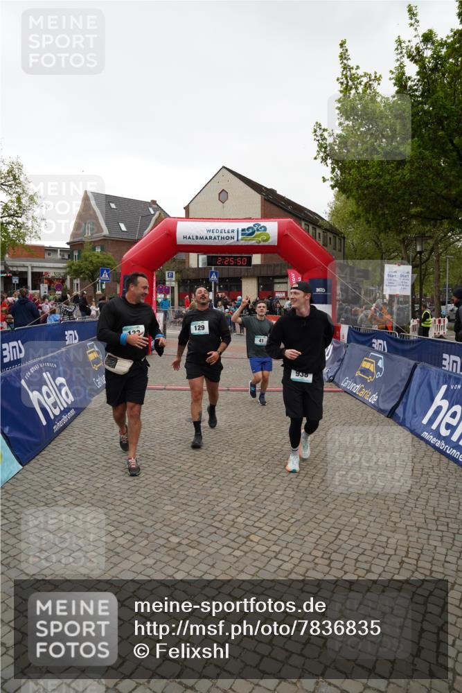 04.05.2025 - 8. Wedeler Halbmarathon Felixshl http://msf.ph/oto/7836835 04.05.2025 12:25:47 Ziel 41, 129, 133, 938 meine-sportfotos.de