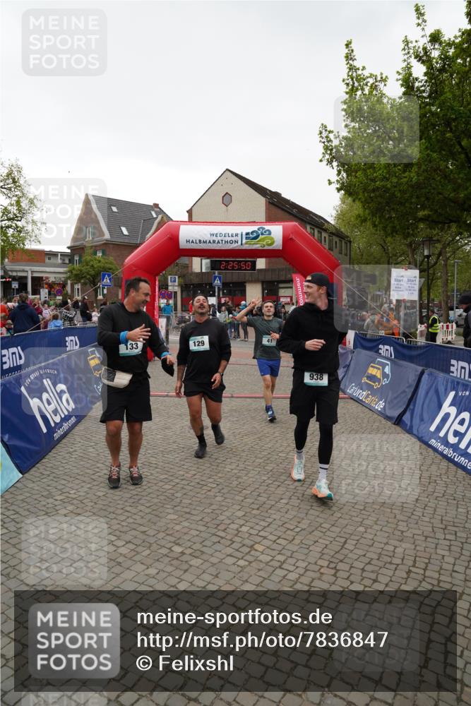 04.05.2025 - 8. Wedeler Halbmarathon Felixshl http://msf.ph/oto/7836847 04.05.2025 12:25:48 Ziel 41, 129, 133, 938 meine-sportfotos.de