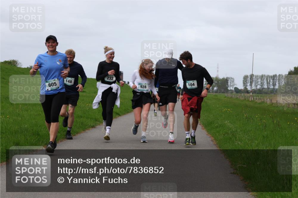 04.05.2025 - 8. Wedeler Halbmarathon Yannick Fuchs http://msf.ph/oto/7836852 04.05.2025 11:45:48 Laufen 148, 605, 232, 928, 104 meine-sportfotos.de