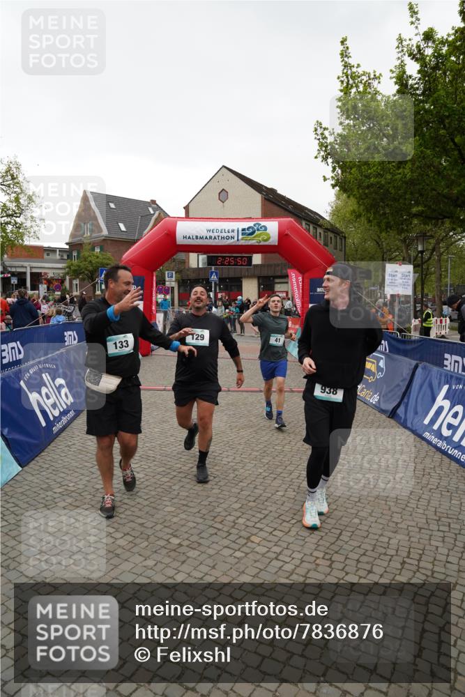04.05.2025 - 8. Wedeler Halbmarathon Felixshl http://msf.ph/oto/7836876 04.05.2025 12:25:48 Ziel 41, 129, 133, 938 meine-sportfotos.de