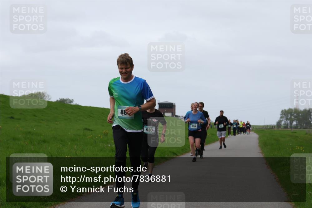 04.05.2025 - 8. Wedeler Halbmarathon Yannick Fuchs http://msf.ph/oto/7836881 04.05.2025 11:24:14 Laufen 88, 930, 816 meine-sportfotos.de