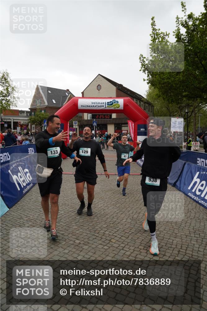 04.05.2025 - 8. Wedeler Halbmarathon Felixshl http://msf.ph/oto/7836889 04.05.2025 12:25:48 Ziel 41, 129, 133, 938 meine-sportfotos.de