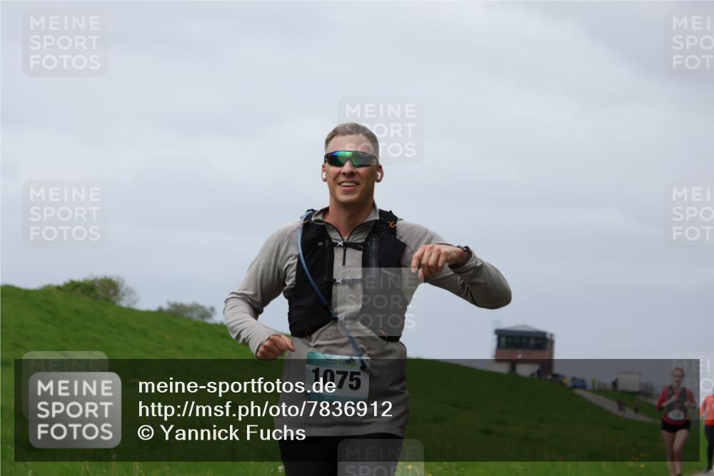 04.05.2025 - 8. Wedeler Halbmarathon Yannick Fuchs http://msf.ph/oto/7836912 04.05.2025 11:59:53 Laufen 1075 meine-sportfotos.de
