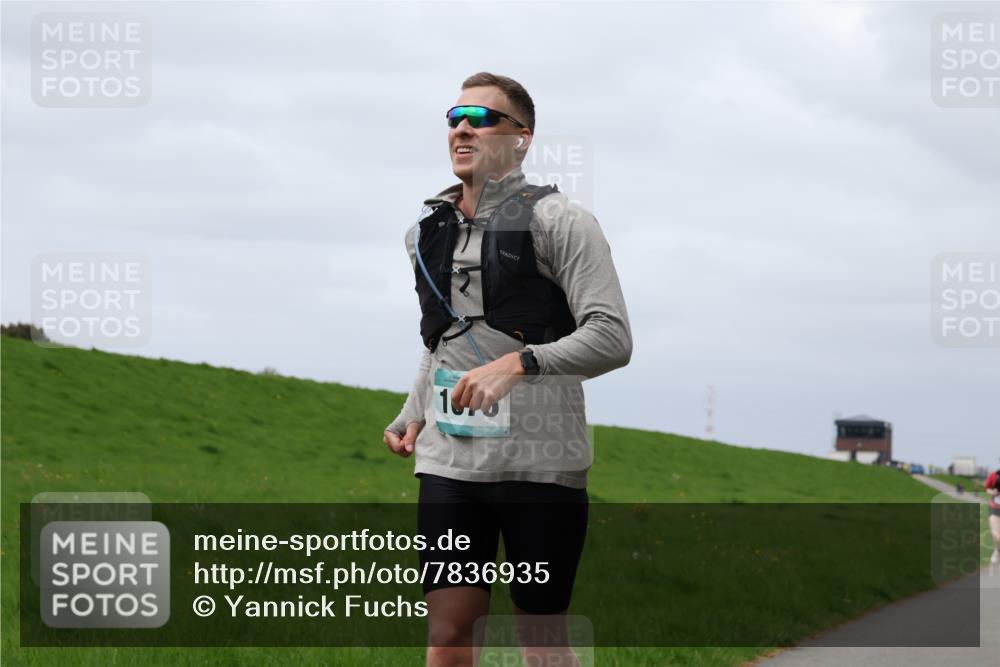 04.05.2025 - 8. Wedeler Halbmarathon Yannick Fuchs http://msf.ph/oto/7836935 04.05.2025 11:59:54 Laufen 1046 meine-sportfotos.de