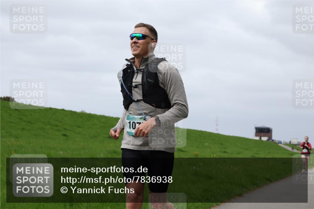 04.05.2025 - 8. Wedeler Halbmarathon Yannick Fuchs http://msf.ph/oto/7836938 04.05.2025 11:59:54 Laufen 10 meine-sportfotos.de