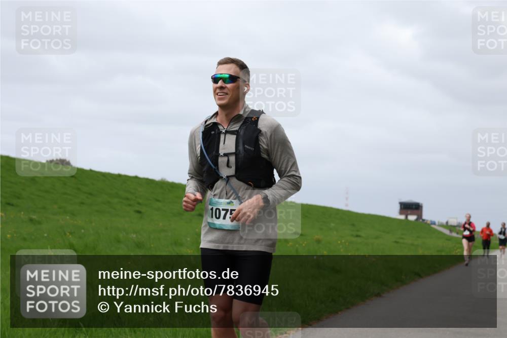 04.05.2025 - 8. Wedeler Halbmarathon Yannick Fuchs http://msf.ph/oto/7836945 04.05.2025 11:59:54 Laufen 1075 meine-sportfotos.de