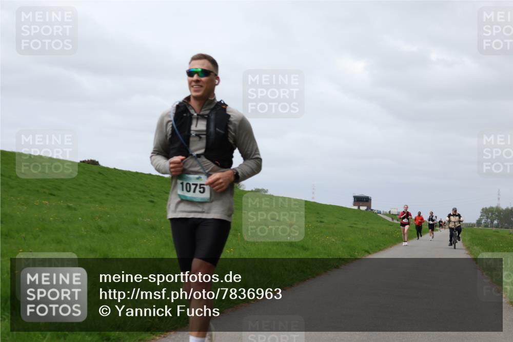 04.05.2025 - 8. Wedeler Halbmarathon Yannick Fuchs http://msf.ph/oto/7836963 04.05.2025 11:59:54 Laufen 1075 meine-sportfotos.de