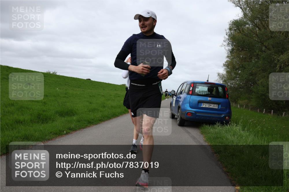 04.05.2025 - 8. Wedeler Halbmarathon Yannick Fuchs http://msf.ph/oto/7837019 04.05.2025 11:45:53 Laufen 103 meine-sportfotos.de