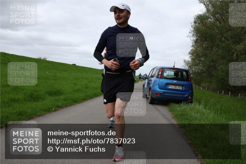 04.05.2025 - 8. Wedeler Halbmarathon Yannick Fuchs http://msf.ph/oto/7837023 04.05.2025 11:45:53 Laufen 103 meine-sportfotos.de