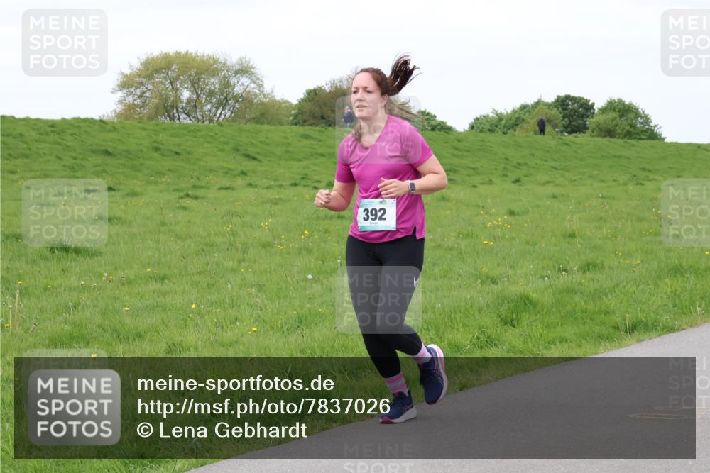 04.05.2025 - 8. Wedeler Halbmarathon Lena Gebhardt http://msf.ph/oto/7837026 04.05.2025 11:32:33 Laufen 392 meine-sportfotos.de