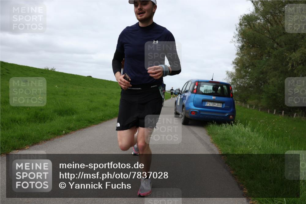 04.05.2025 - 8. Wedeler Halbmarathon Yannick Fuchs http://msf.ph/oto/7837028 04.05.2025 11:45:54 Laufen 103 meine-sportfotos.de