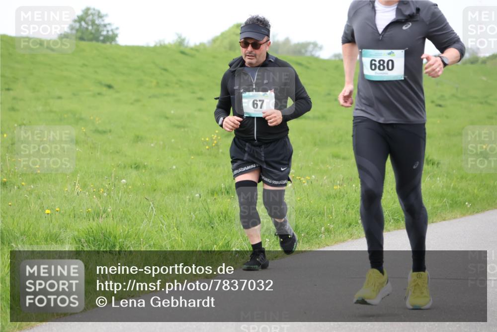 04.05.2025 - 8. Wedeler Halbmarathon Lena Gebhardt http://msf.ph/oto/7837032 04.05.2025 11:32:38 Laufen 67, 680 meine-sportfotos.de