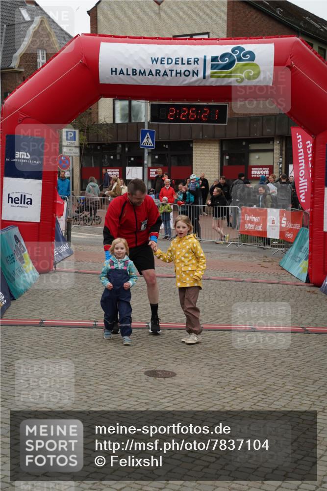 04.05.2025 - 8. Wedeler Halbmarathon Felixshl http://msf.ph/oto/7837104 04.05.2025 12:26:18 Ziel 891 meine-sportfotos.de