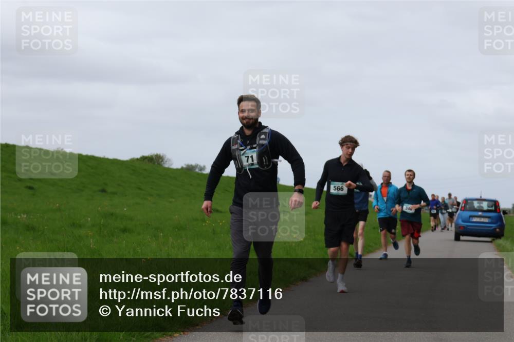 04.05.2025 - 8. Wedeler Halbmarathon Yannick Fuchs http://msf.ph/oto/7837116 04.05.2025 11:46:03 Laufen 71, 566, 346 meine-sportfotos.de