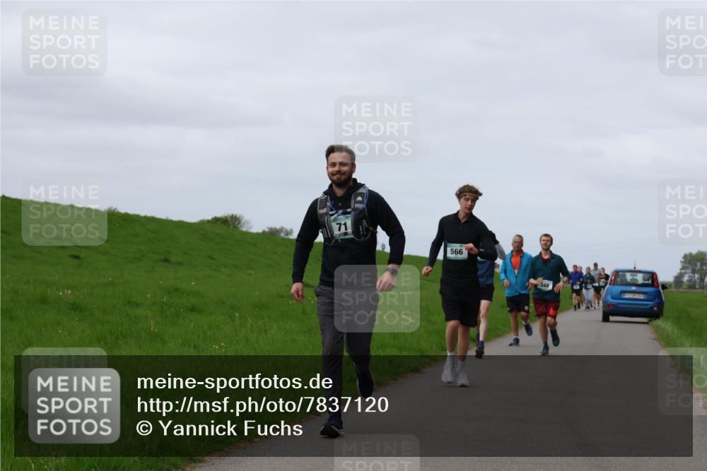 04.05.2025 - 8. Wedeler Halbmarathon Yannick Fuchs http://msf.ph/oto/7837120 04.05.2025 11:46:03 Laufen 566, 348 meine-sportfotos.de