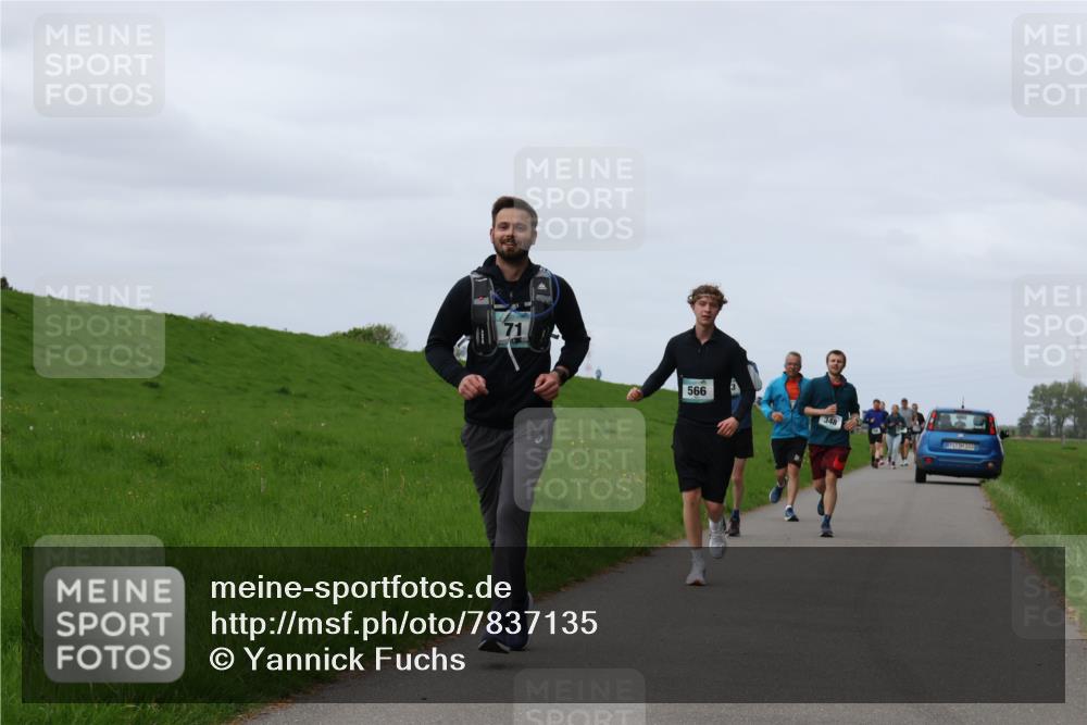 04.05.2025 - 8. Wedeler Halbmarathon Yannick Fuchs http://msf.ph/oto/7837135 04.05.2025 11:46:03 Laufen 566, 348 meine-sportfotos.de