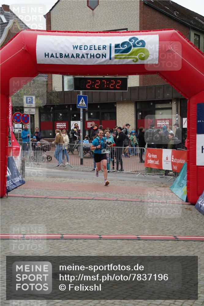 04.05.2025 - 8. Wedeler Halbmarathon Felixshl http://msf.ph/oto/7837196 04.05.2025 12:27:20 Ziel 385 meine-sportfotos.de