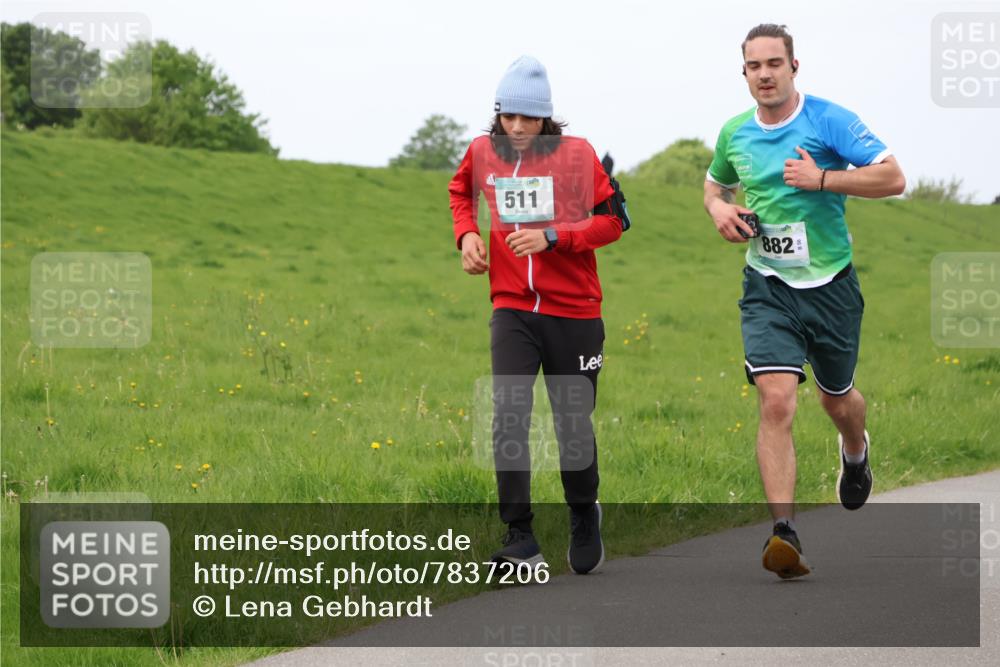 04.05.2025 - 8. Wedeler Halbmarathon Lena Gebhardt http://msf.ph/oto/7837206 04.05.2025 11:33:36 Laufen 511, 882 meine-sportfotos.de