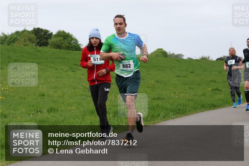 04.05.2025 - 8. Wedeler Halbmarathon Lena Gebhardt http://msf.ph/oto/7837212 04.05.2025 11:33:37 Laufen 511, 882, 497, 5 meine-sportfotos.de