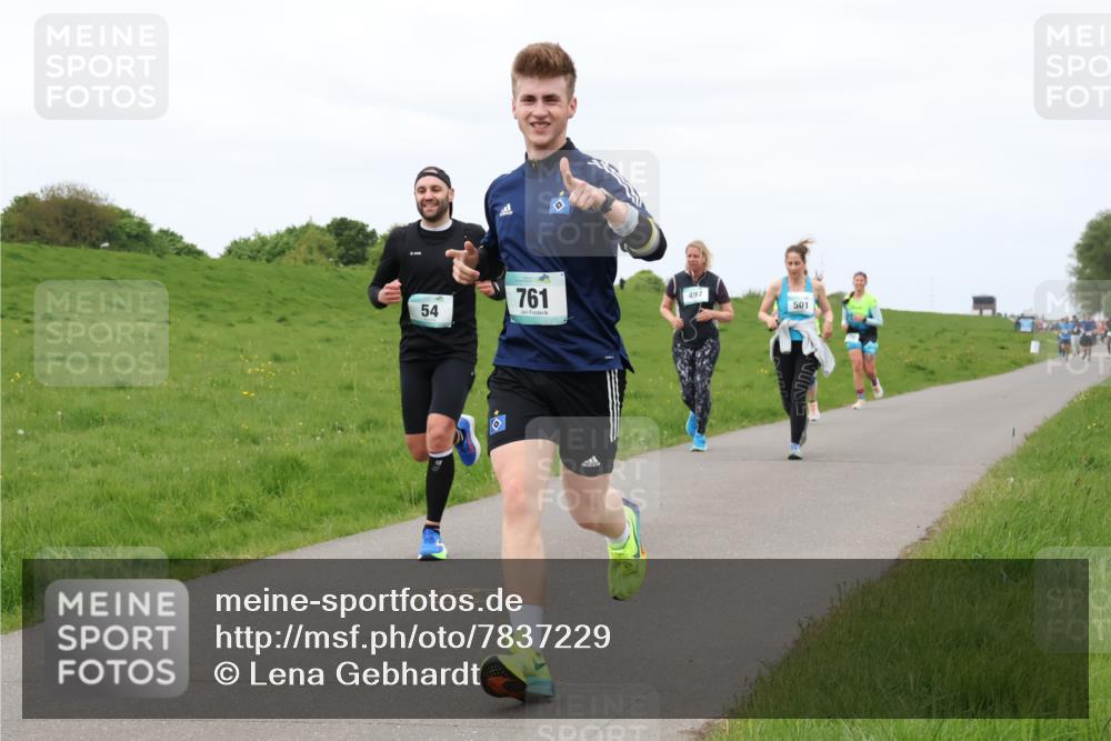 04.05.2025 - 8. Wedeler Halbmarathon Lena Gebhardt http://msf.ph/oto/7837229 04.05.2025 11:33:41 Laufen 54, 761, 497, 501 meine-sportfotos.de