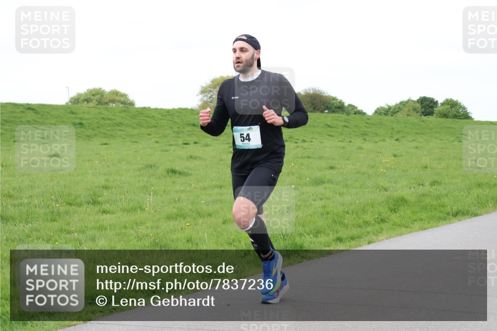 04.05.2025 - 8. Wedeler Halbmarathon Lena Gebhardt http://msf.ph/oto/7837236 04.05.2025 11:33:42 Laufen 54 meine-sportfotos.de