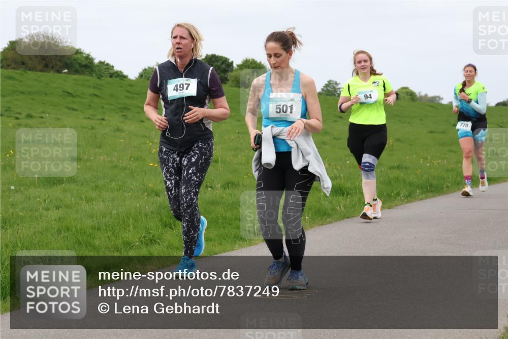 04.05.2025 - 8. Wedeler Halbmarathon Lena Gebhardt http://msf.ph/oto/7837249 04.05.2025 11:33:45 Laufen 497, 501, 94 meine-sportfotos.de