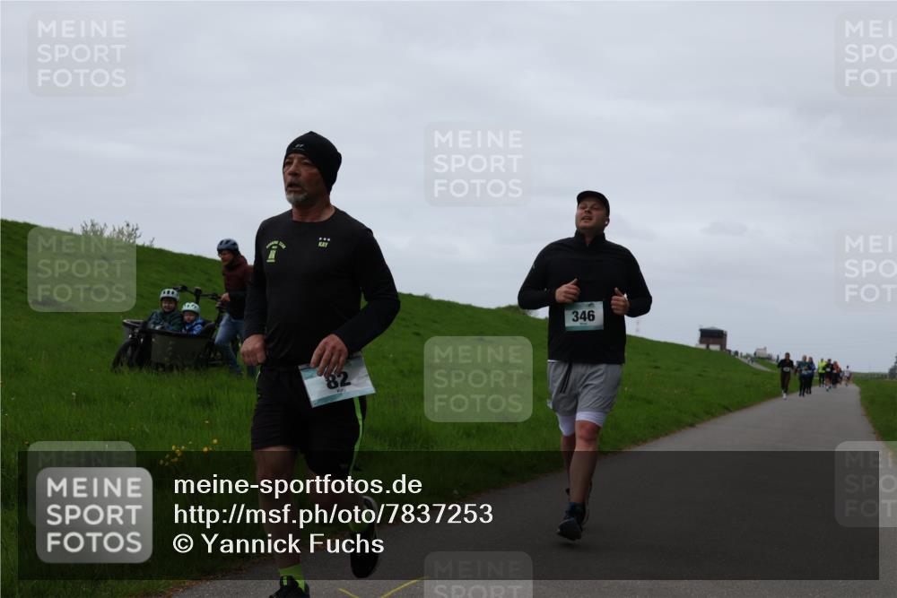 04.05.2025 - 8. Wedeler Halbmarathon Yannick Fuchs http://msf.ph/oto/7837253 04.05.2025 11:24:27 Laufen 346 meine-sportfotos.de