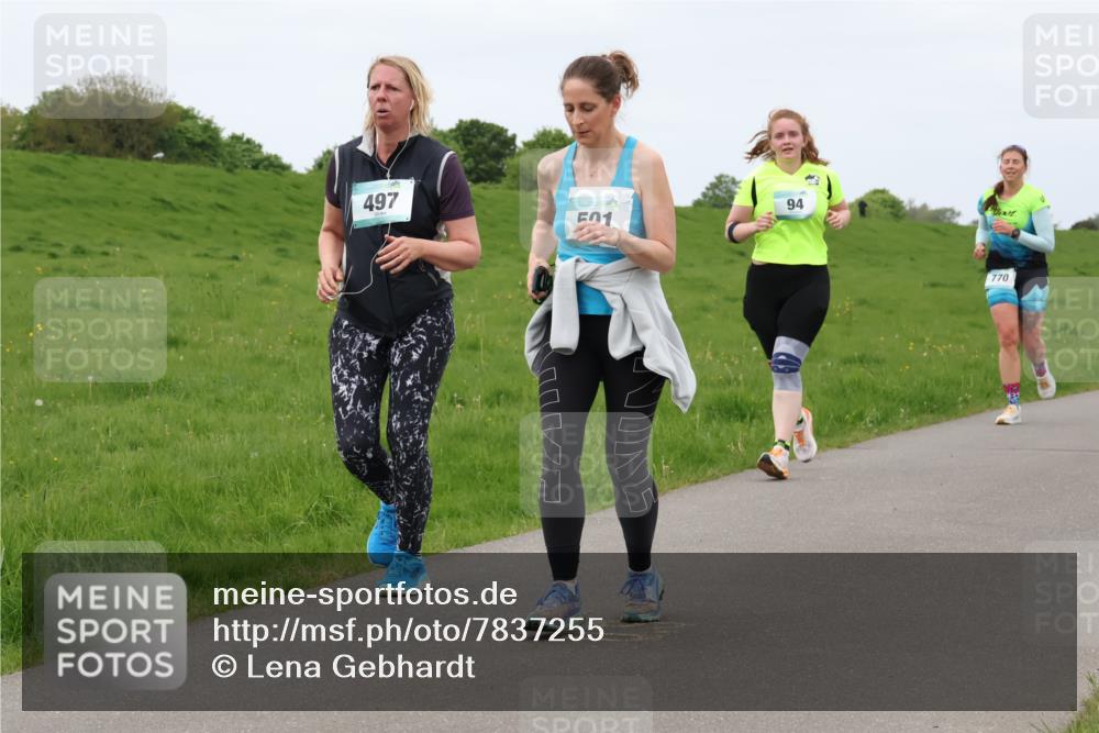 04.05.2025 - 8. Wedeler Halbmarathon Lena Gebhardt http://msf.ph/oto/7837255 04.05.2025 11:33:45 Laufen 497, 94, 770 meine-sportfotos.de