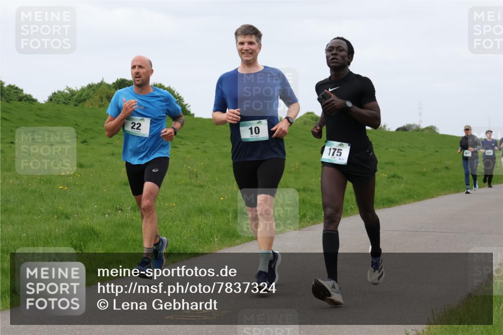 04.05.2025 - 8. Wedeler Halbmarathon Lena Gebhardt http://msf.ph/oto/7837324 04.05.2025 11:34:05 Laufen 22, 10, 175, 871, 487 meine-sportfotos.de