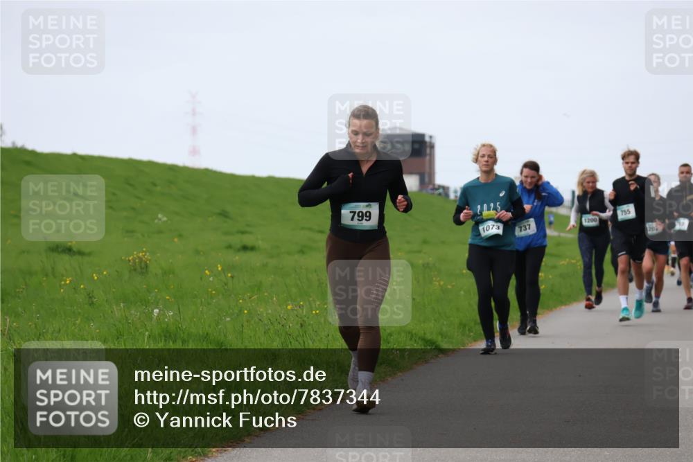 04.05.2025 - 8. Wedeler Halbmarathon Yannick Fuchs http://msf.ph/oto/7837344 04.05.2025 11:24:37 Laufen 799, 2025, 1073, 737, 755, 1200, 753, 202 meine-sportfotos.de