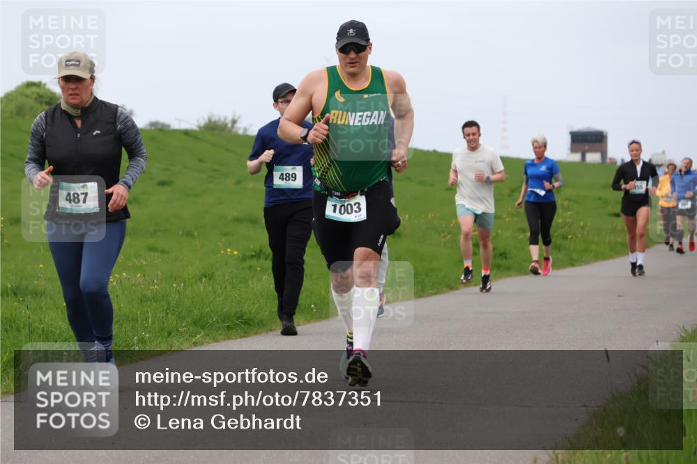 04.05.2025 - 8. Wedeler Halbmarathon Lena Gebhardt http://msf.ph/oto/7837351 04.05.2025 11:34:11 Laufen 487, 489, 1003, 455 meine-sportfotos.de