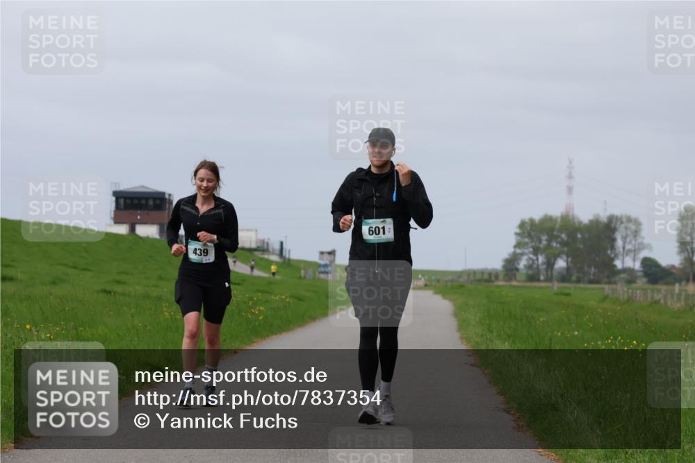 04.05.2025 - 8. Wedeler Halbmarathon Yannick Fuchs http://msf.ph/oto/7837354 04.05.2025 12:00:34 Laufen 439, 601 meine-sportfotos.de