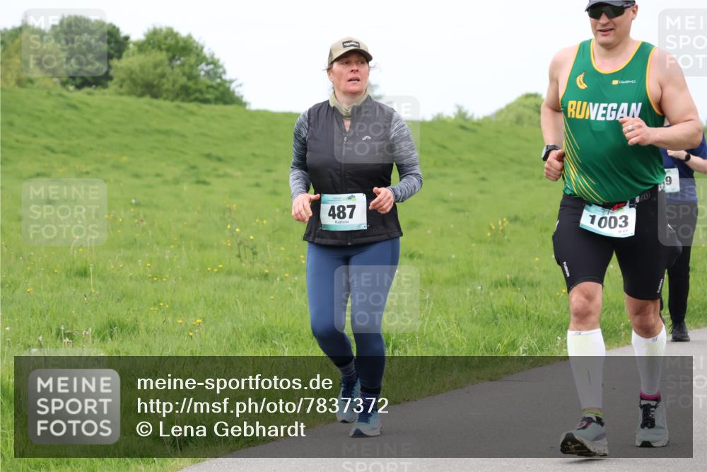 04.05.2025 - 8. Wedeler Halbmarathon Lena Gebhardt http://msf.ph/oto/7837372 04.05.2025 11:34:13 Laufen 487, 1003, 69, 9 meine-sportfotos.de