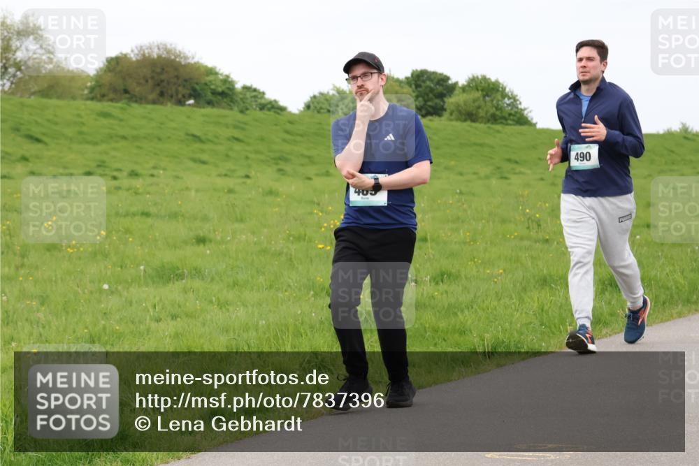 04.05.2025 - 8. Wedeler Halbmarathon Lena Gebhardt http://msf.ph/oto/7837396 04.05.2025 11:34:17 Laufen 405, 490 meine-sportfotos.de