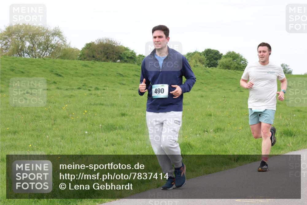 04.05.2025 - 8. Wedeler Halbmarathon Lena Gebhardt http://msf.ph/oto/7837414 04.05.2025 11:34:19 Laufen 490 meine-sportfotos.de