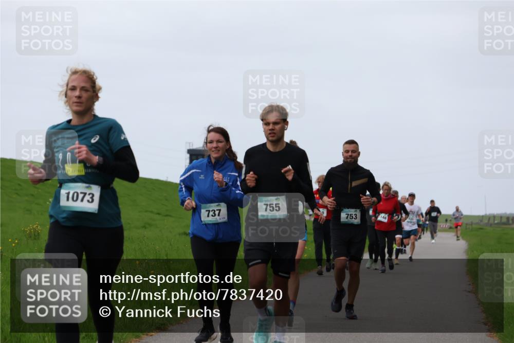 04.05.2025 - 8. Wedeler Halbmarathon Yannick Fuchs http://msf.ph/oto/7837420 04.05.2025 11:24:43 Laufen 1073, 737, 755, 753, 146 meine-sportfotos.de