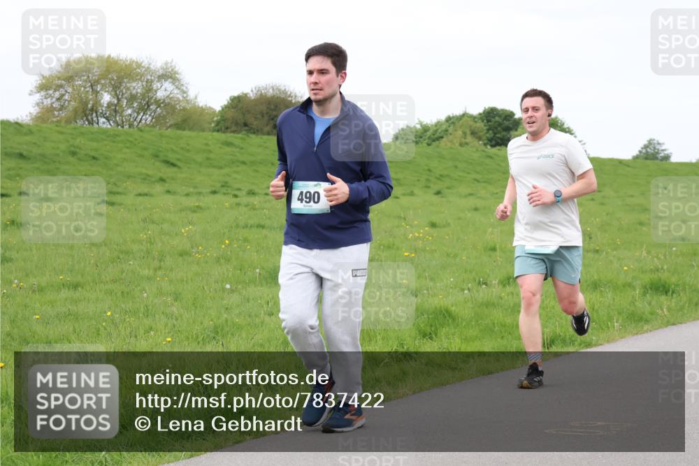 04.05.2025 - 8. Wedeler Halbmarathon Lena Gebhardt http://msf.ph/oto/7837422 04.05.2025 11:34:20 Laufen 490 meine-sportfotos.de
