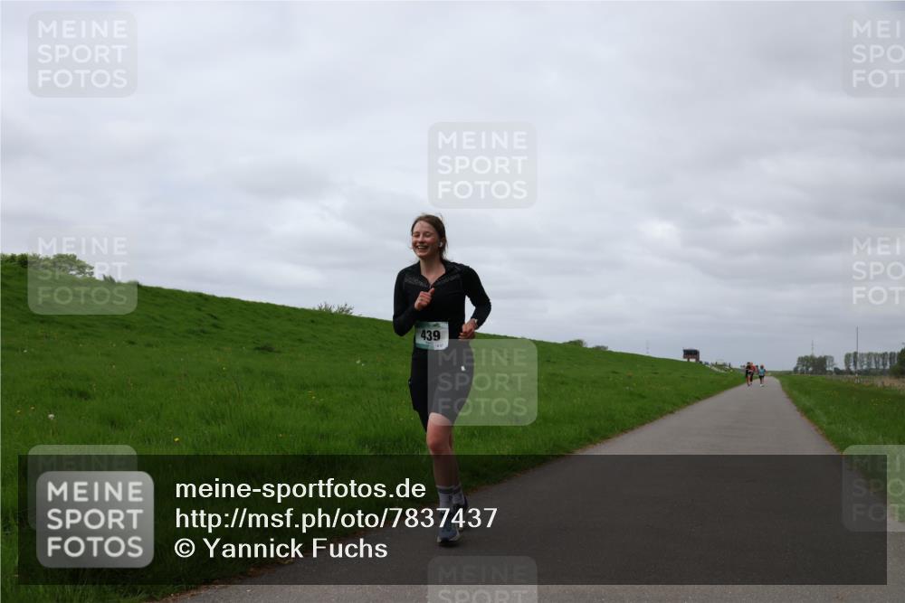 04.05.2025 - 8. Wedeler Halbmarathon Yannick Fuchs http://msf.ph/oto/7837437 04.05.2025 12:00:41 Laufen 439 meine-sportfotos.de