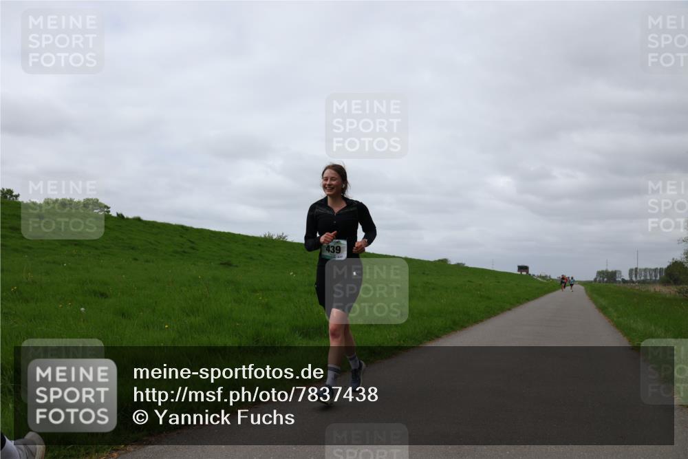 04.05.2025 - 8. Wedeler Halbmarathon Yannick Fuchs http://msf.ph/oto/7837438 04.05.2025 12:00:41 Laufen 439 meine-sportfotos.de