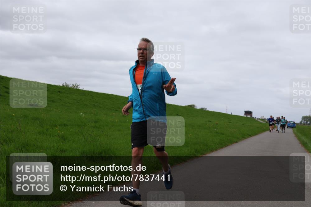 04.05.2025 - 8. Wedeler Halbmarathon Yannick Fuchs http://msf.ph/oto/7837441 04.05.2025 11:46:11 Laufen  meine-sportfotos.de