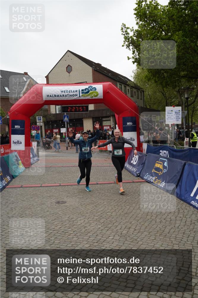 04.05.2025 - 8. Wedeler Halbmarathon Felixshl http://msf.ph/oto/7837452 04.05.2025 12:27:54 Ziel 57, 263 meine-sportfotos.de