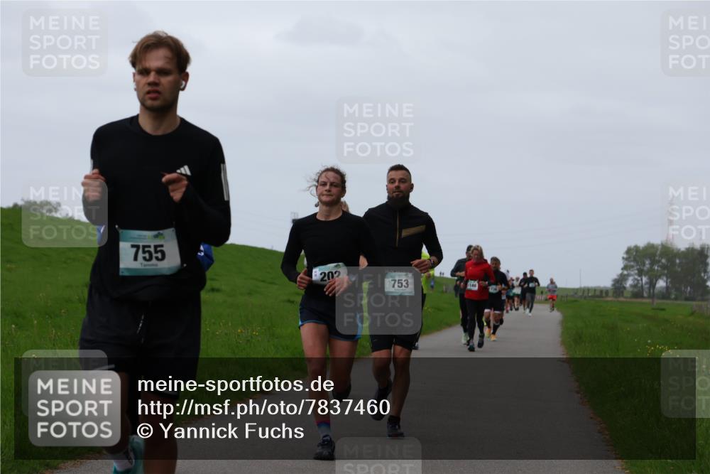 04.05.2025 - 8. Wedeler Halbmarathon Yannick Fuchs http://msf.ph/oto/7837460 04.05.2025 11:24:46 Laufen 755, 202, 753, 146 meine-sportfotos.de