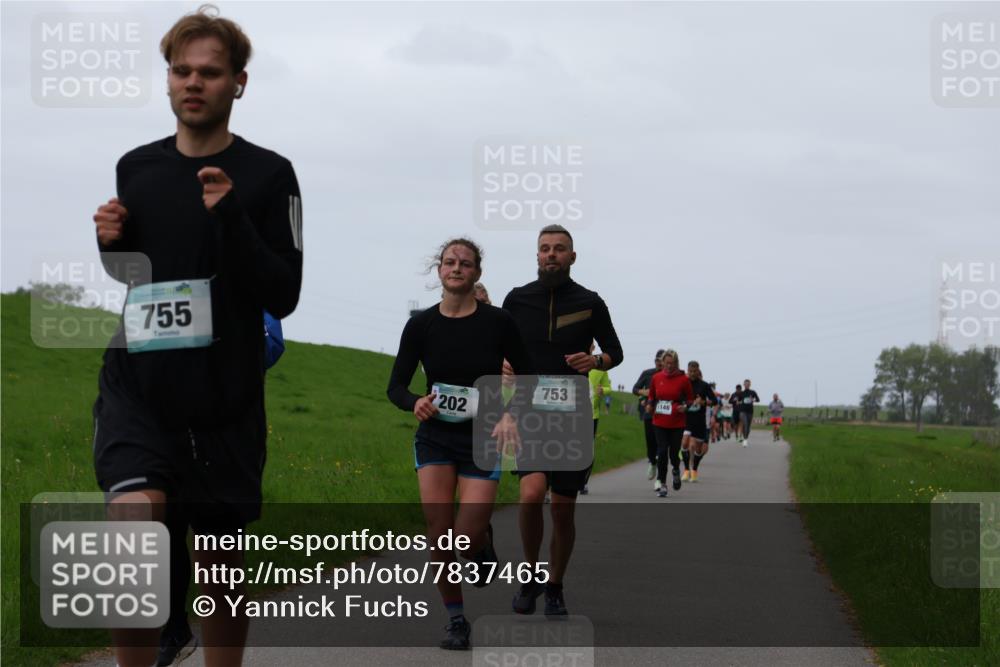 04.05.2025 - 8. Wedeler Halbmarathon Yannick Fuchs http://msf.ph/oto/7837465 04.05.2025 11:24:46 Laufen 755, 202, 753, 1146 meine-sportfotos.de
