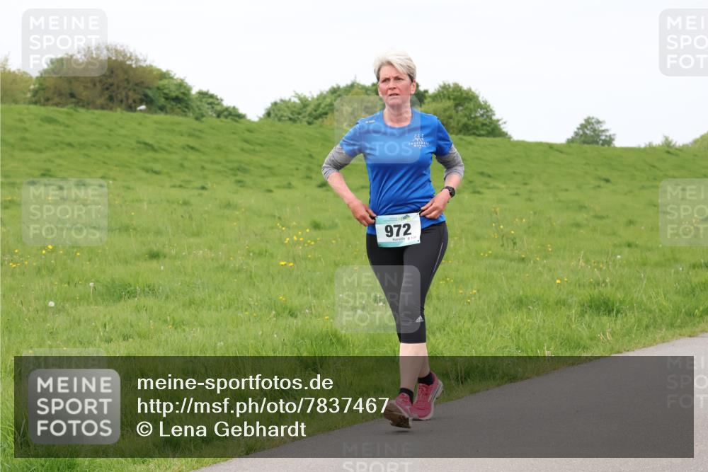 04.05.2025 - 8. Wedeler Halbmarathon Lena Gebhardt http://msf.ph/oto/7837467 04.05.2025 11:34:26 Laufen 222, 972, 138 meine-sportfotos.de