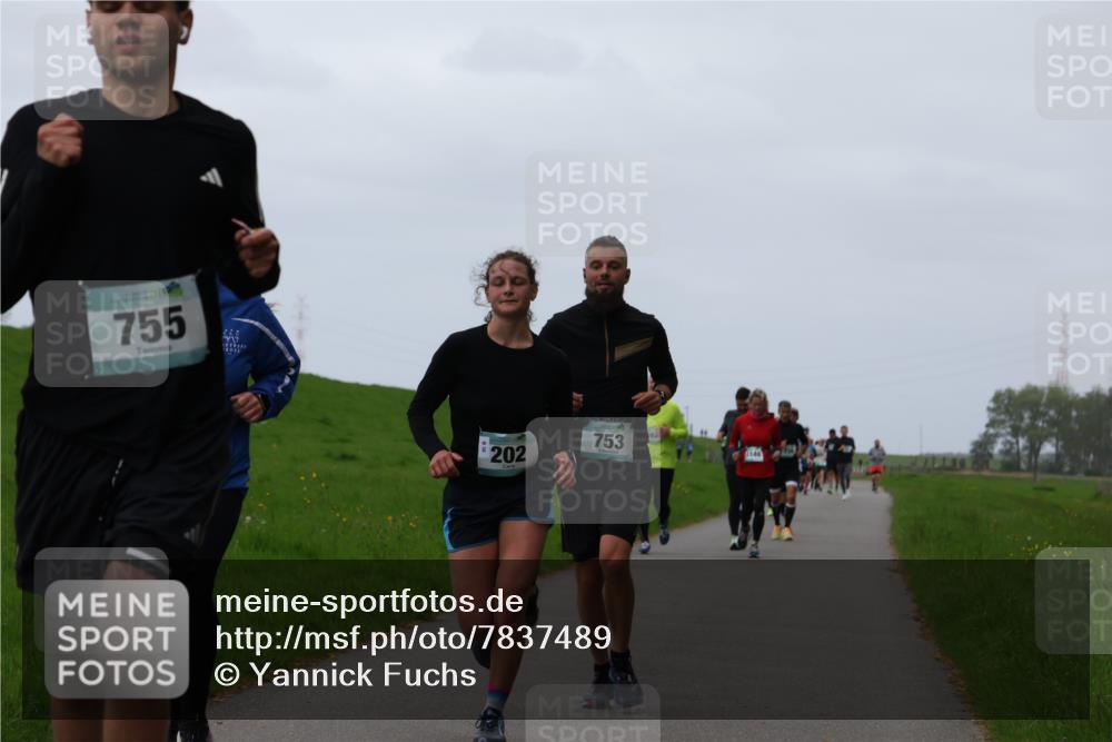 04.05.2025 - 8. Wedeler Halbmarathon Yannick Fuchs http://msf.ph/oto/7837489 04.05.2025 11:24:46 Laufen 755, 202, 753 meine-sportfotos.de