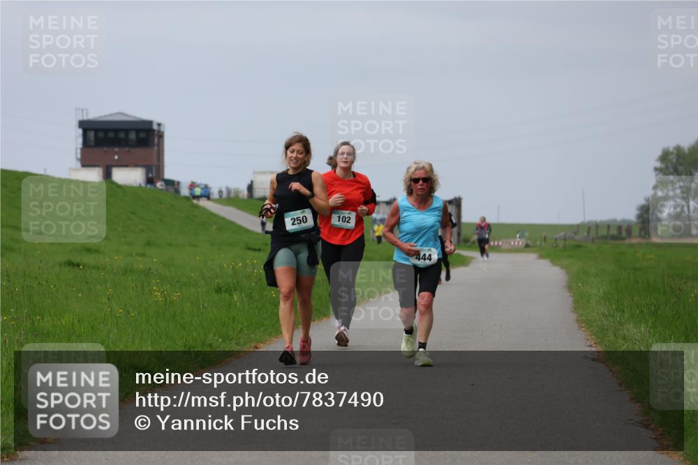 04.05.2025 - 8. Wedeler Halbmarathon Yannick Fuchs http://msf.ph/oto/7837490 04.05.2025 12:00:53 Laufen 250, 102, 444 meine-sportfotos.de