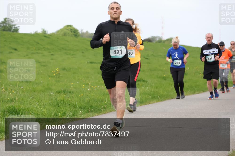 04.05.2025 - 8. Wedeler Halbmarathon Lena Gebhardt http://msf.ph/oto/7837497 04.05.2025 11:34:33 Laufen 471, 40, 437, 294, 34, 912 meine-sportfotos.de